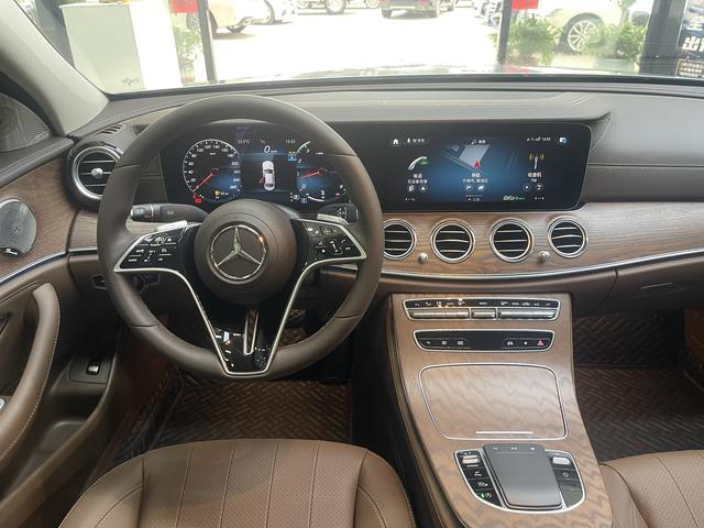 Mercedes-Benz E-Class 2023 E 300 L — фото 18