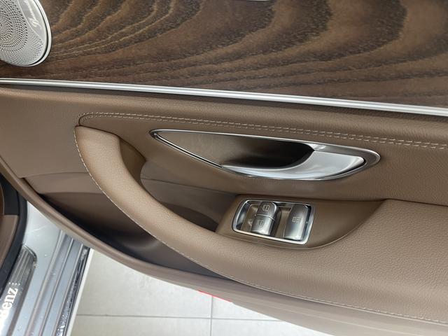 Mercedes-Benz E-Class 2023 E 300 L — фото 13