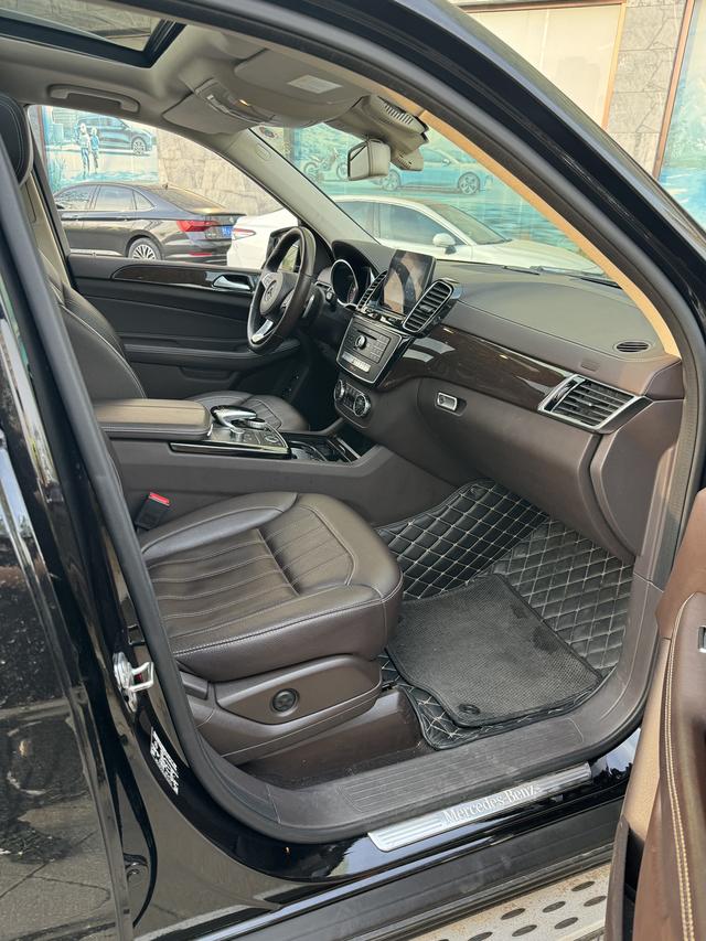 Mercedes-Benz GLS 2018 GLS 400 4 MATIC — фото 7