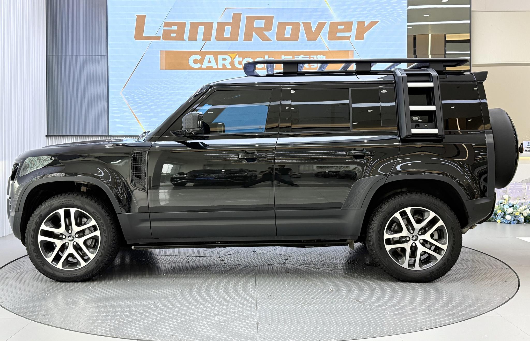 Land Rover Defender 2023 110 3.0T P400