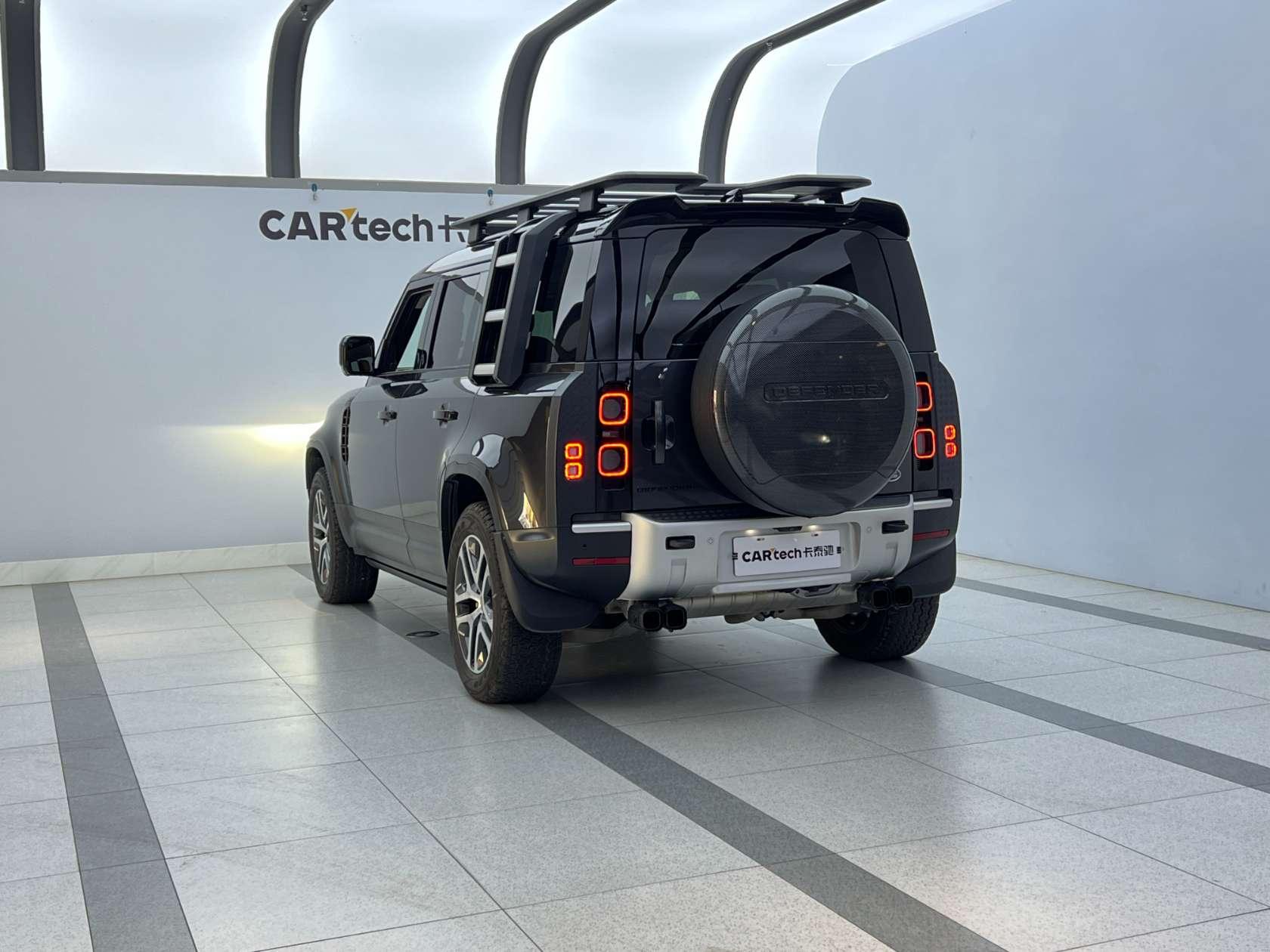 Land Rover Defender 2023 110 3.0T P400
