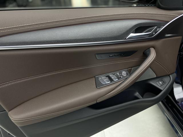 BMW 5-Series 2022 530 Li Leading M — фото 12