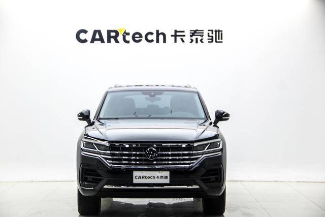 Volkswagen Touareg 2023 3.0 TSI — фото 2