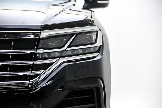 Volkswagen Touareg 2023 3.0 TSI — фото 9