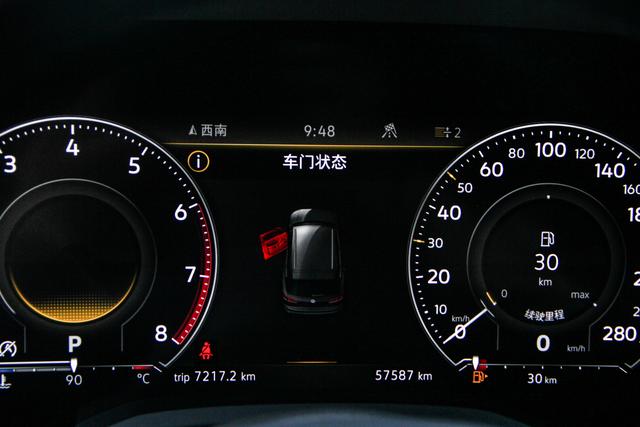 Volkswagen Touareg 2023 3.0 TSI — фото 20