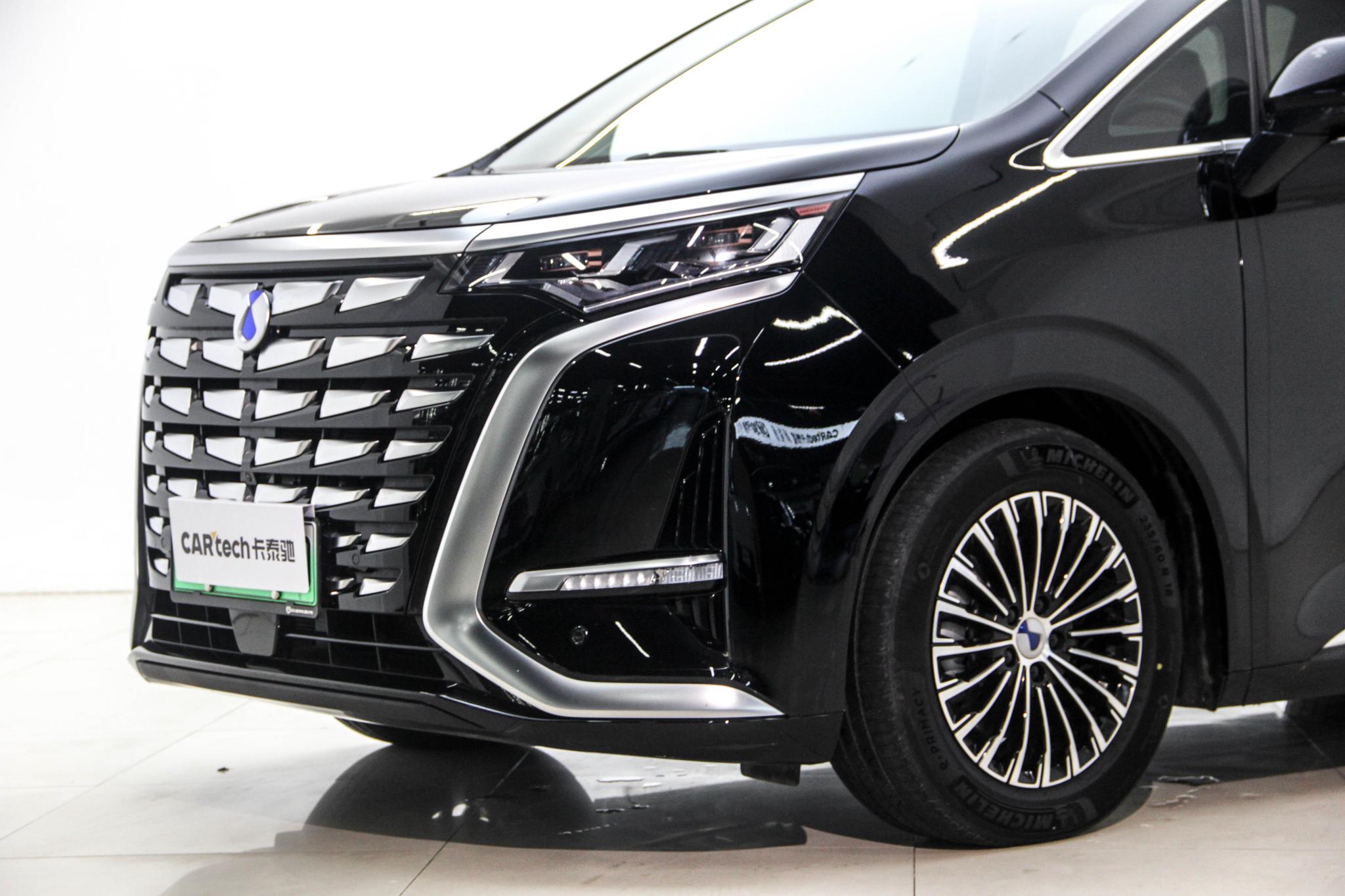 Denza D9 DM 2024 980 Luxury