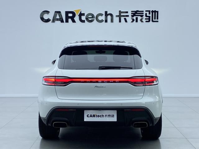 Porsche Macan 2023 Macan 2.0 T — фото 3