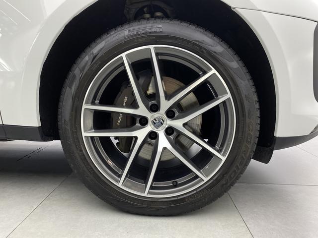 Porsche Macan 2023 Macan 2.0 T — фото 5