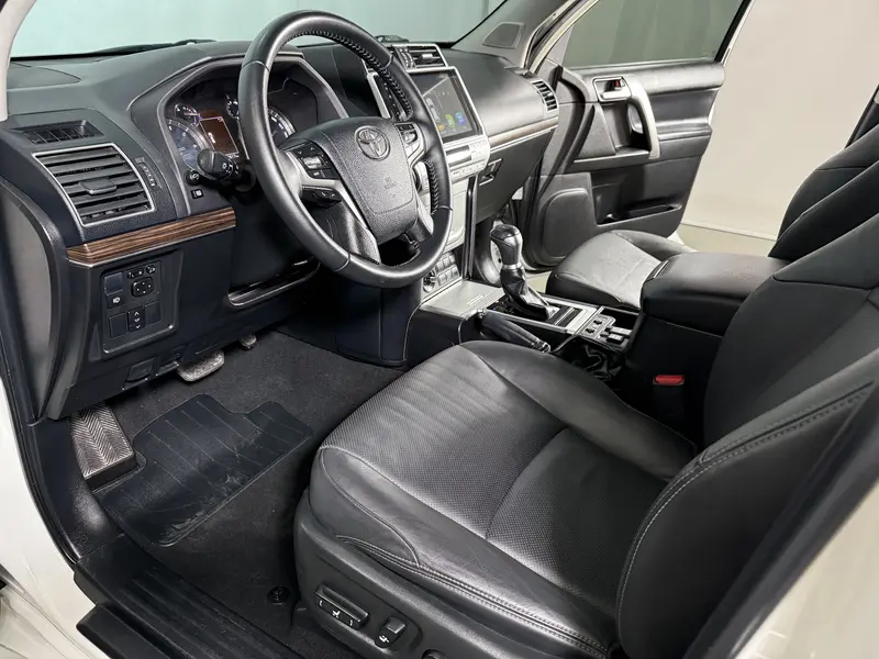 Toyota Prado — фото 12