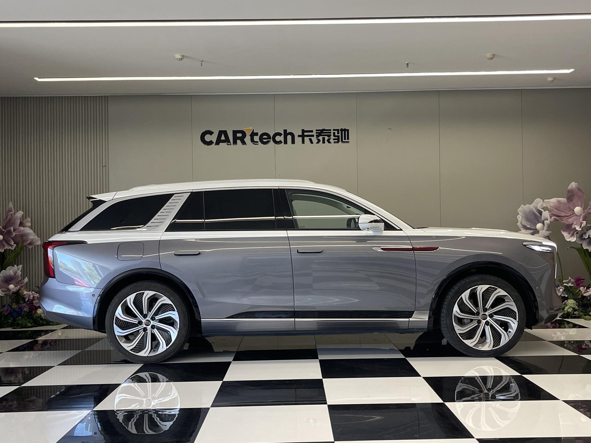 Hongqi E-HS9 2022 660km мест