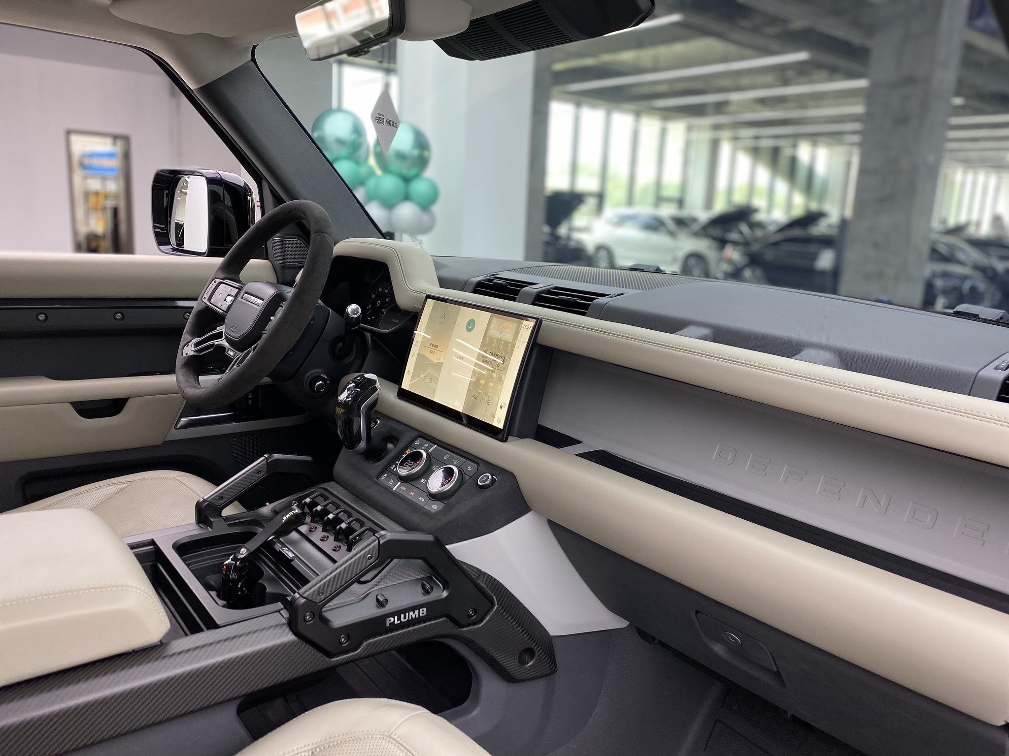 Land Rover Defender 2022 110 P400