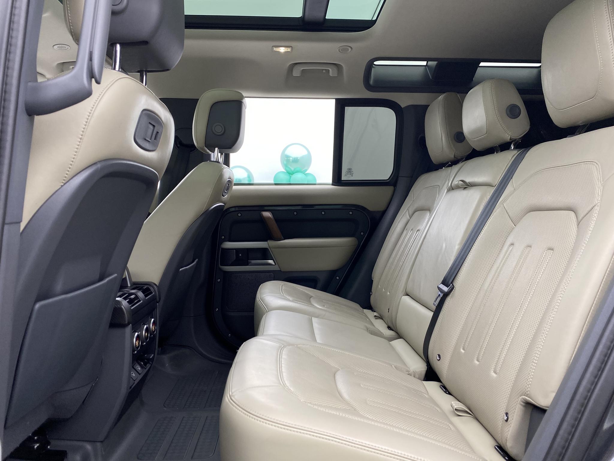 Land Rover Defender 2022 110 P400