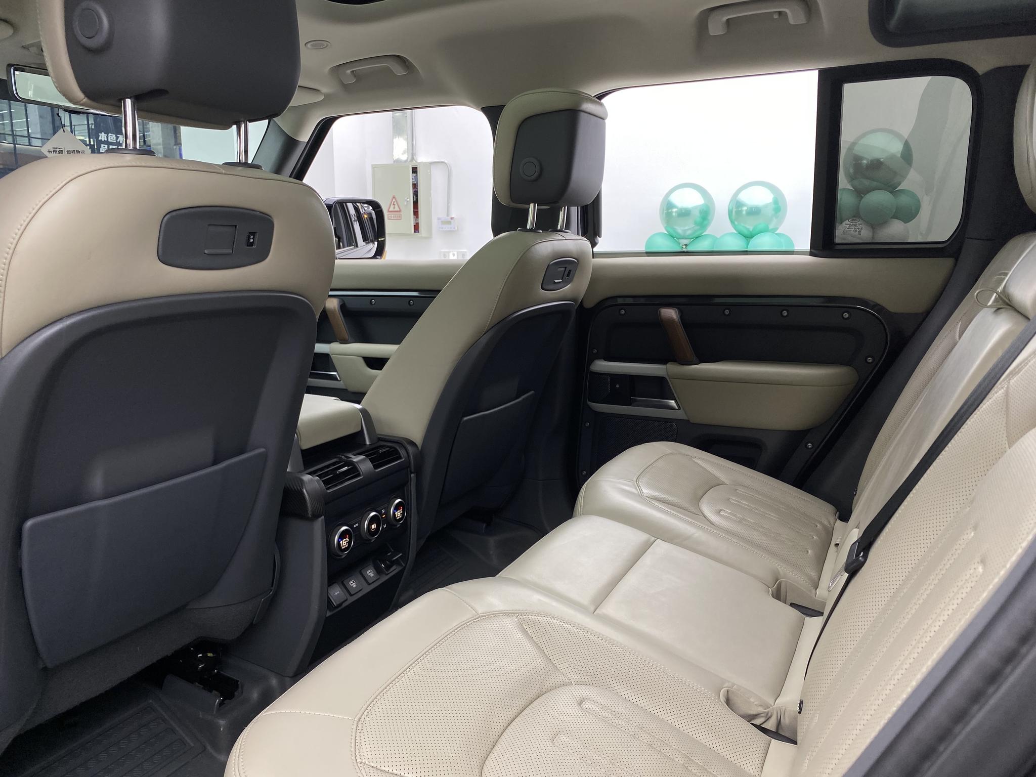 Land Rover Defender 2022 110 P400