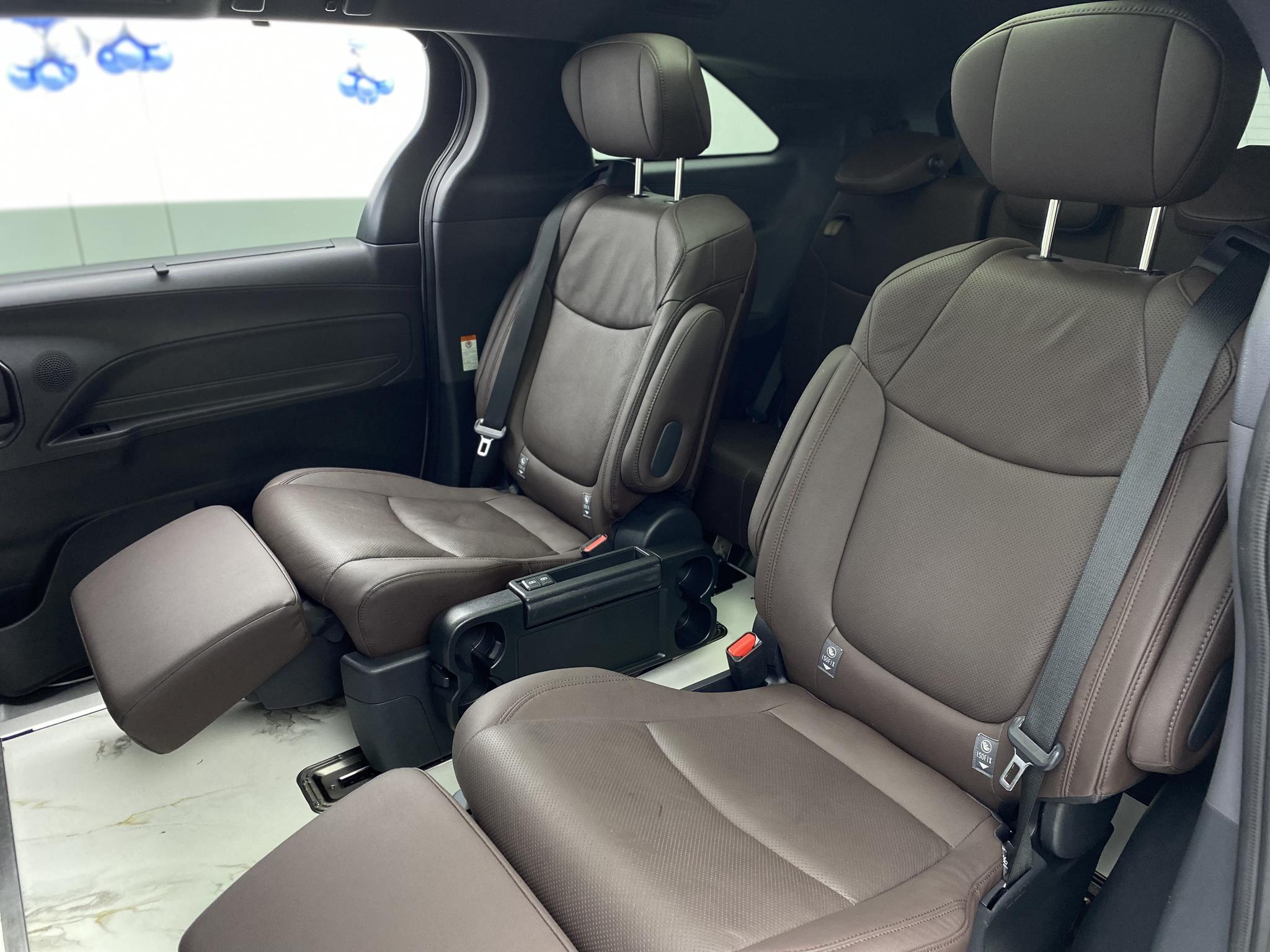 Toyota Granvia 2023 2.5L Flagship VIP