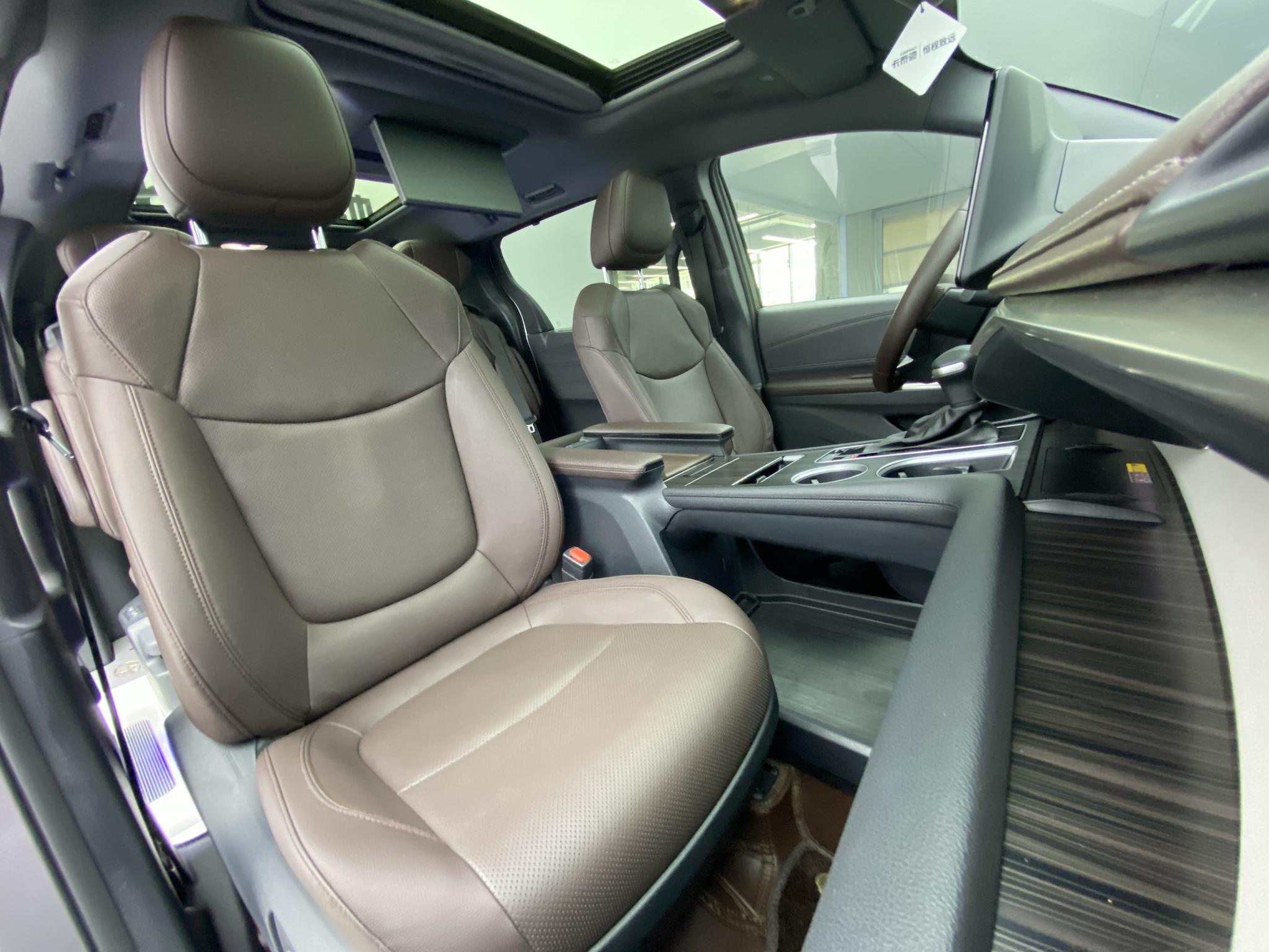Toyota Granvia 2023 2.5L Flagship VIP