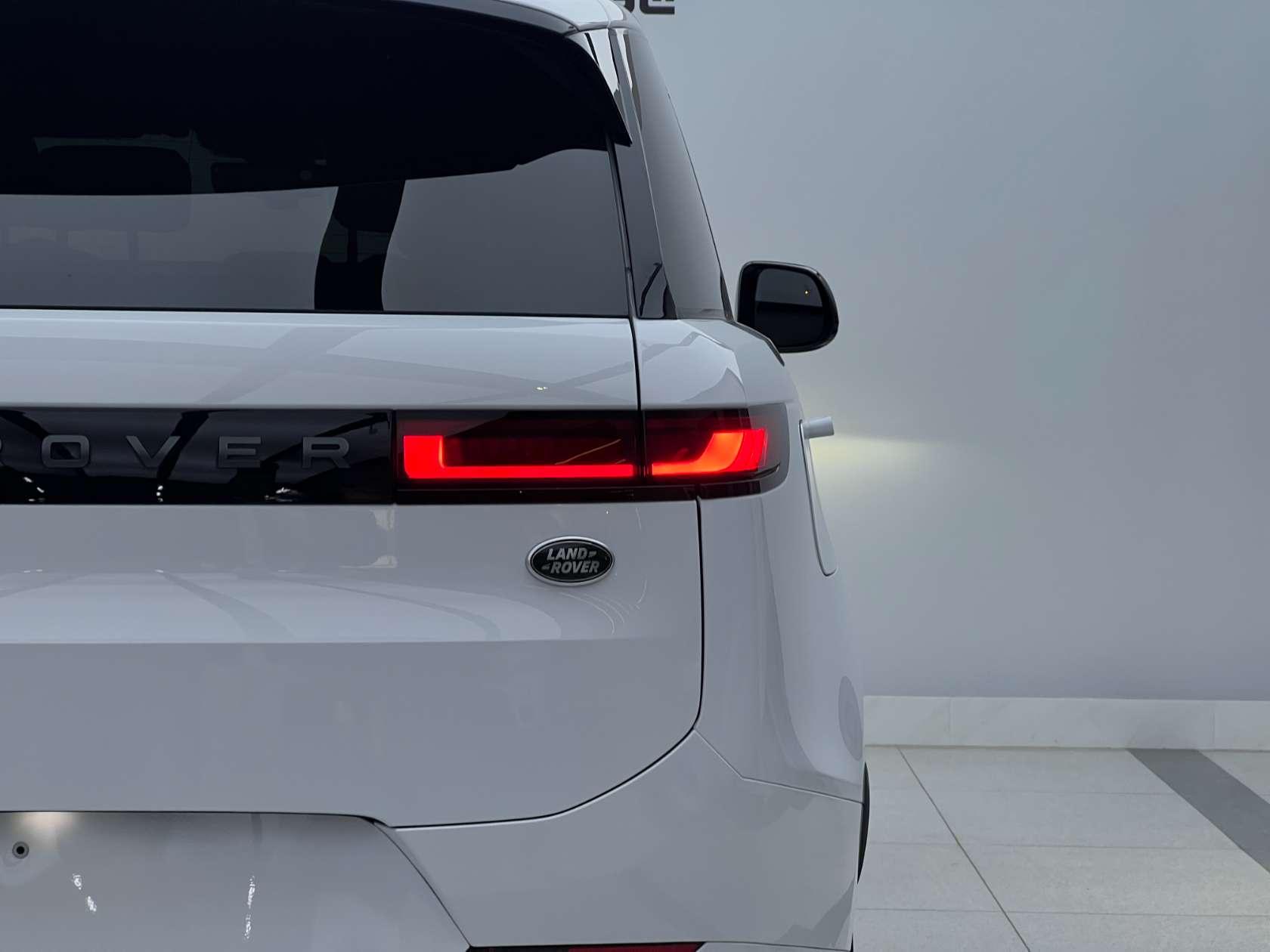 Land Rover Range Rover Sport Sport 2023 3.0 L6 DYNAMIC SE