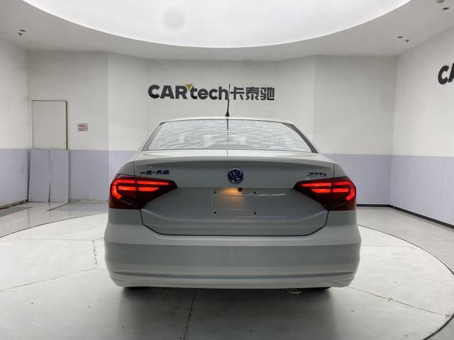 Volkswagen Jetta 2017 1.4 L MT — фото 6
