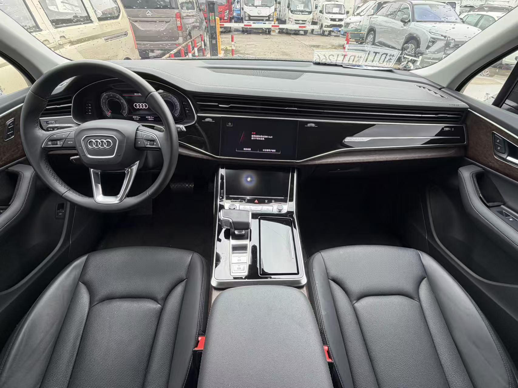 Audi Q7 2023 45 TFSI quattro S line Sport