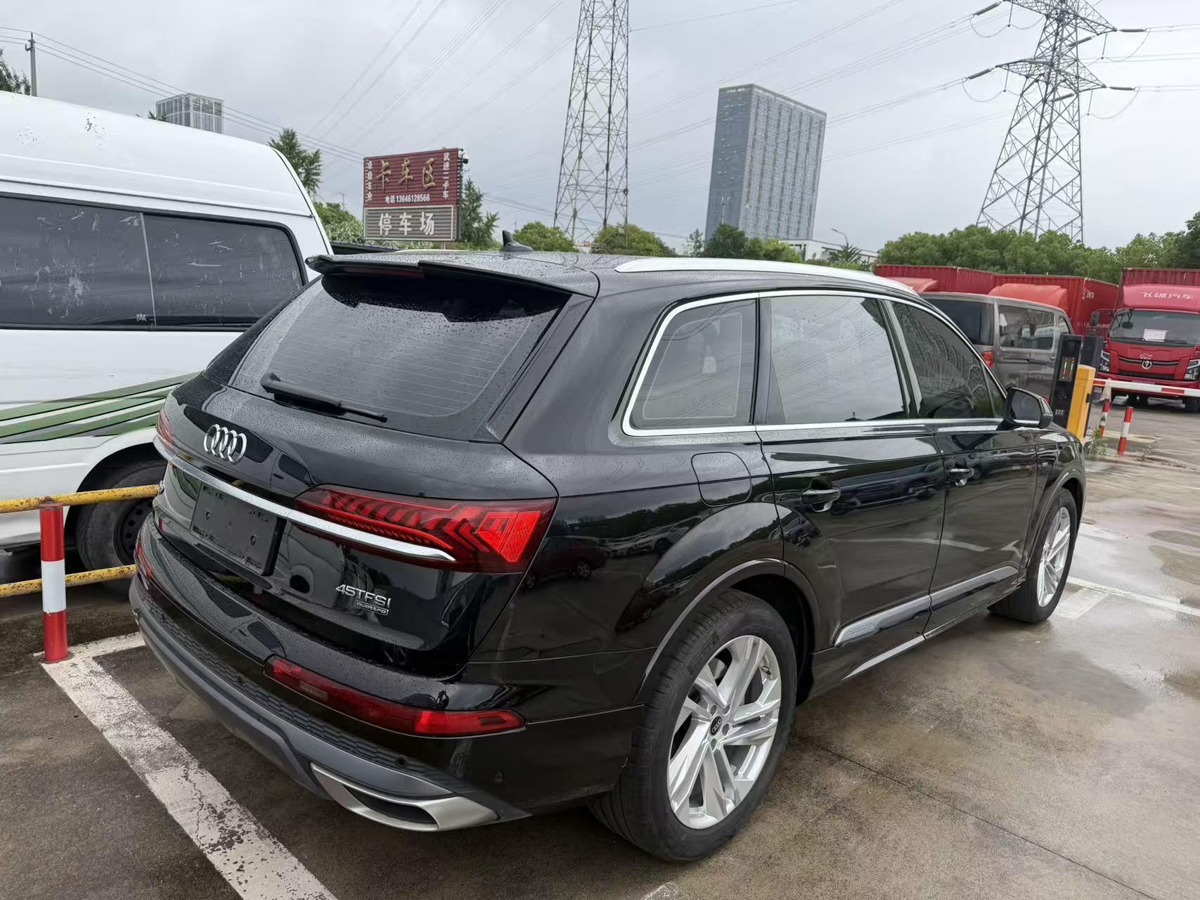 Audi Q7 2023 45 TFSI quattro S line Sport