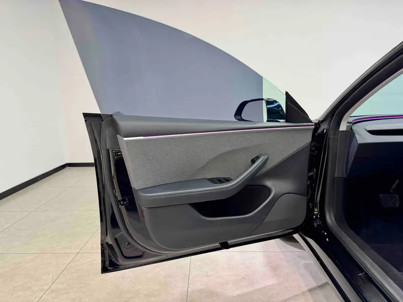 Tesla Model 3 — фото 15