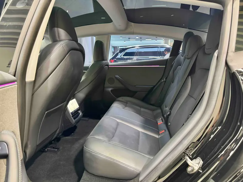 Tesla Model 3 — фото 14
