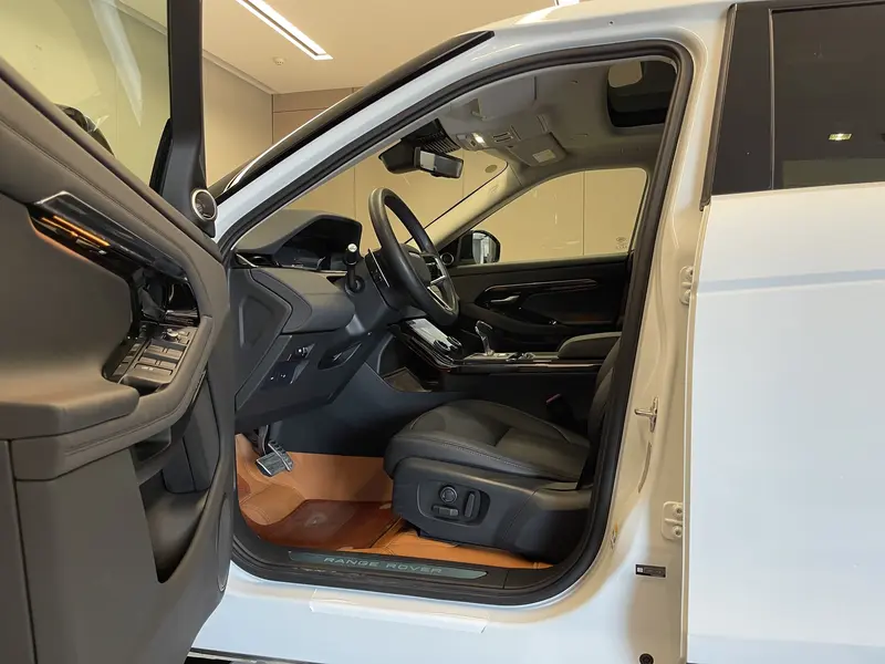 Land Rover Range Rover Evoque — фото 16
