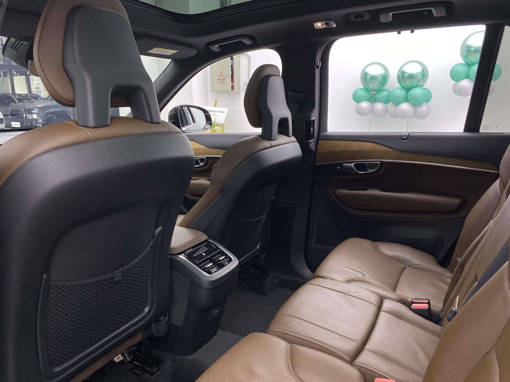 Volvo XC90 2021 B6 Luxury 7 мест