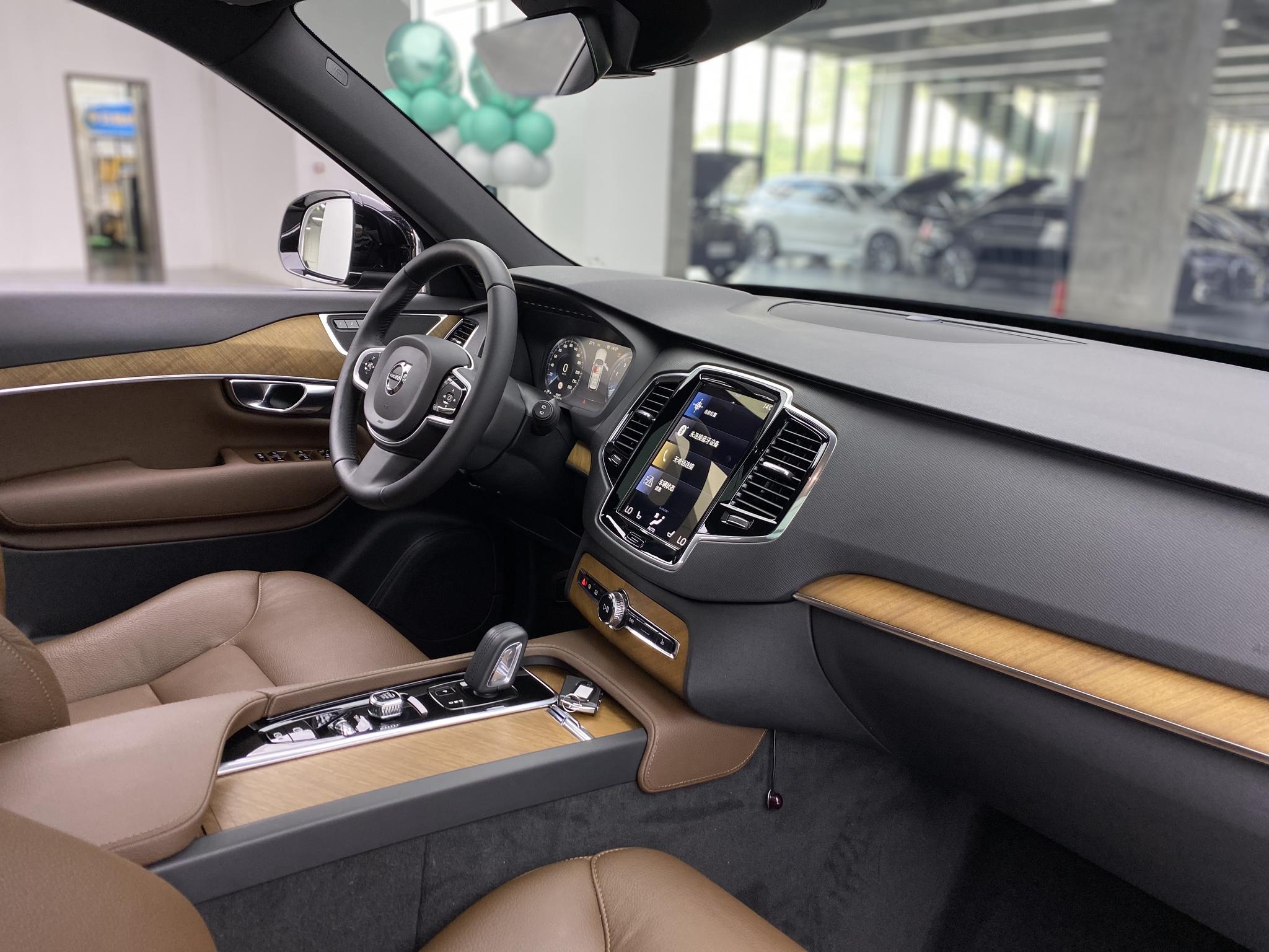 Volvo XC90 2021 B6 Luxury 7 мест