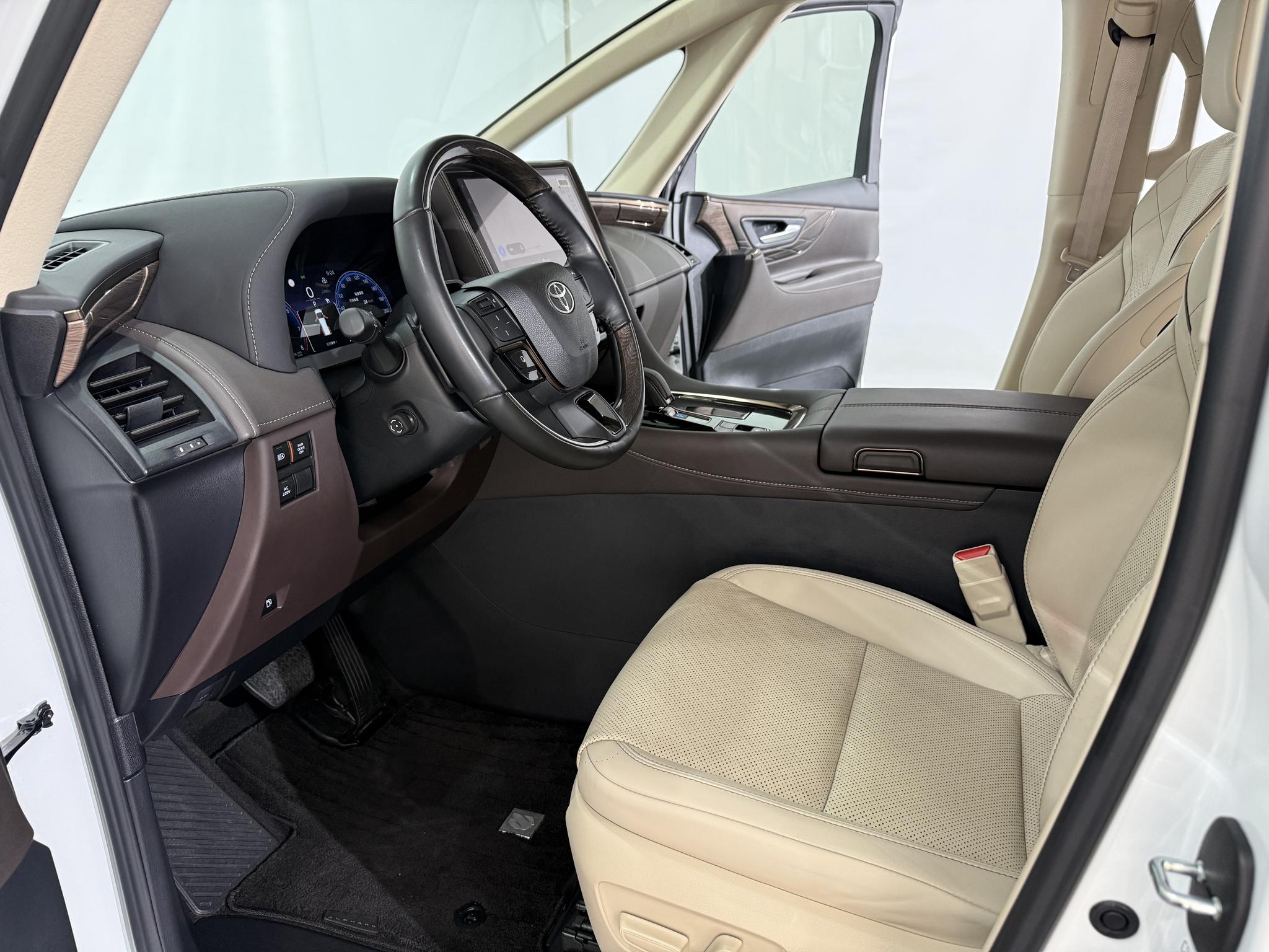 Toyota Alphard 2023 2.5L Premium