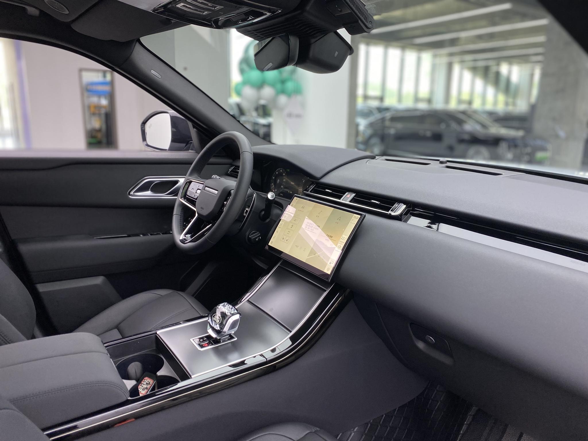 Land Rover Range Rover Velar 2024 Dynamic SE