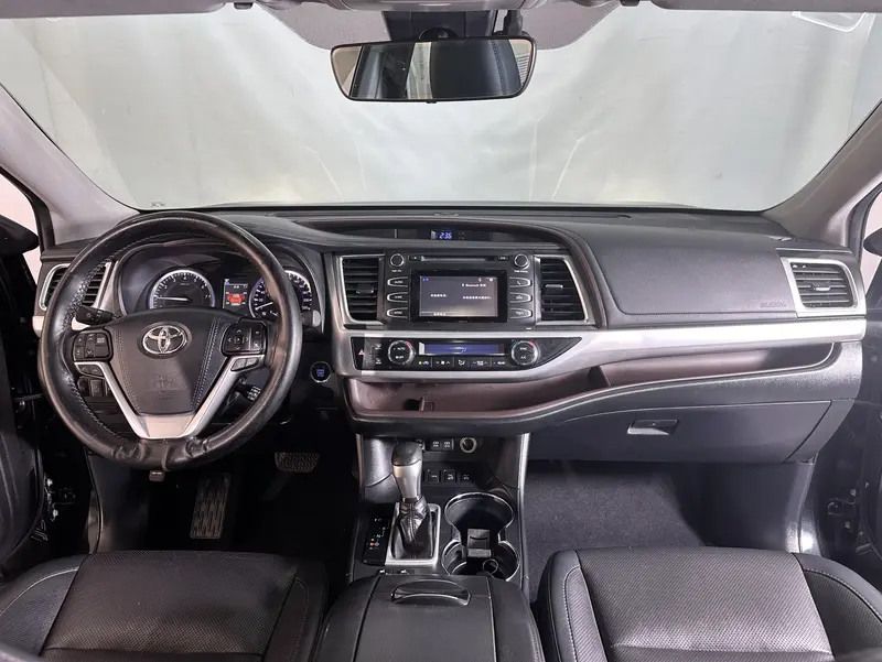 Toyota Highlander 2.0 T — фото 8