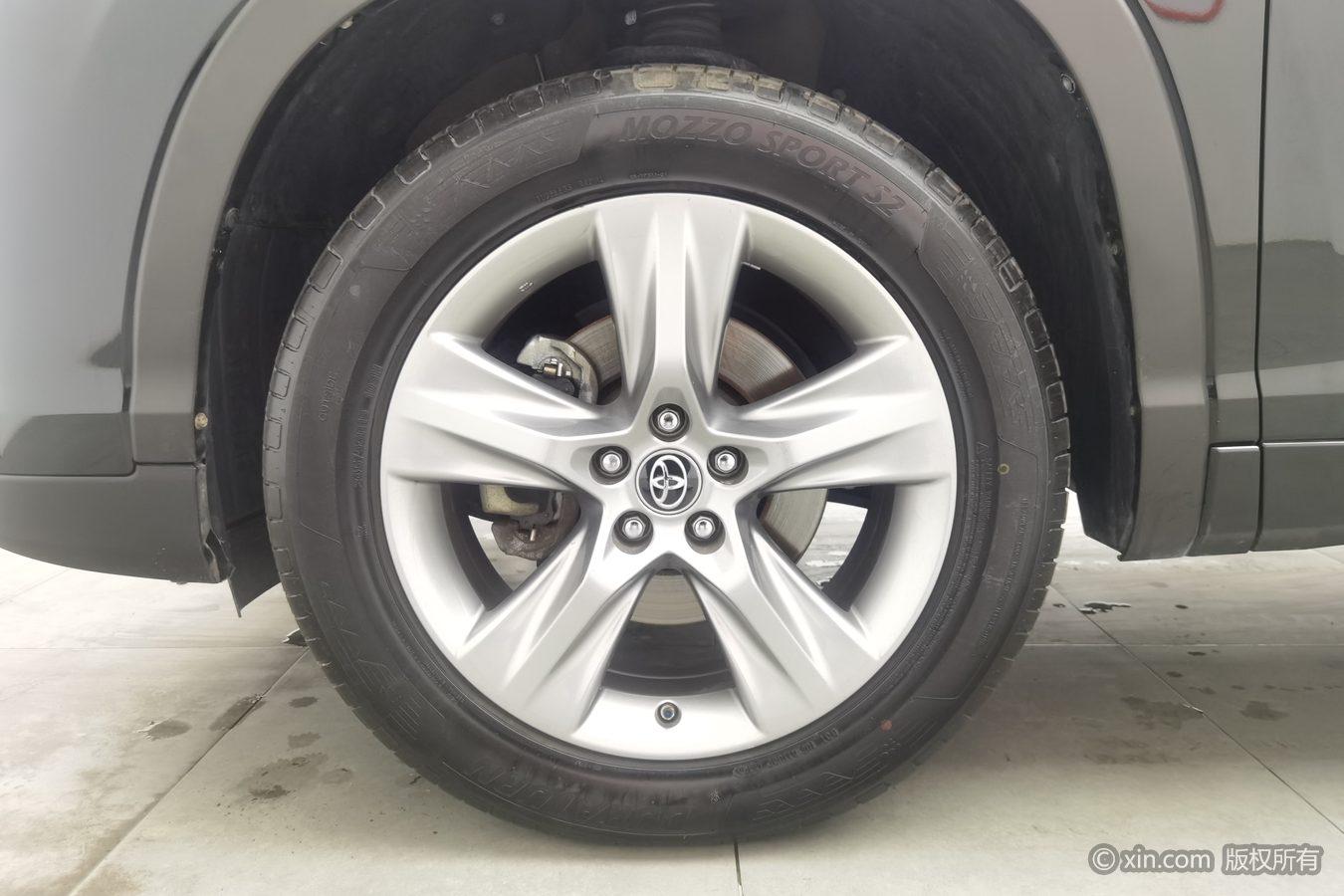 Toyota Highlander 2018 2.0T Luxury 7 мест VI