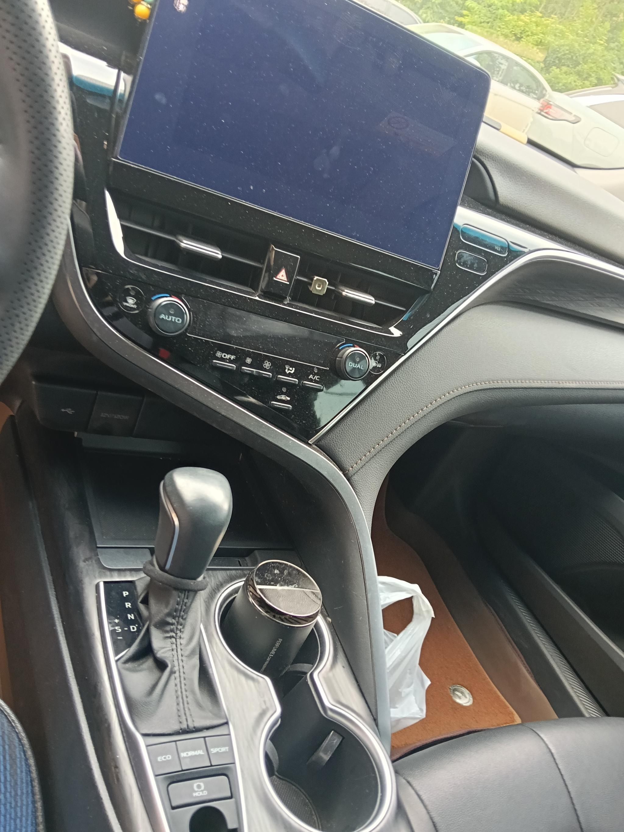 Toyota Camry 2021 2.5G Luxury