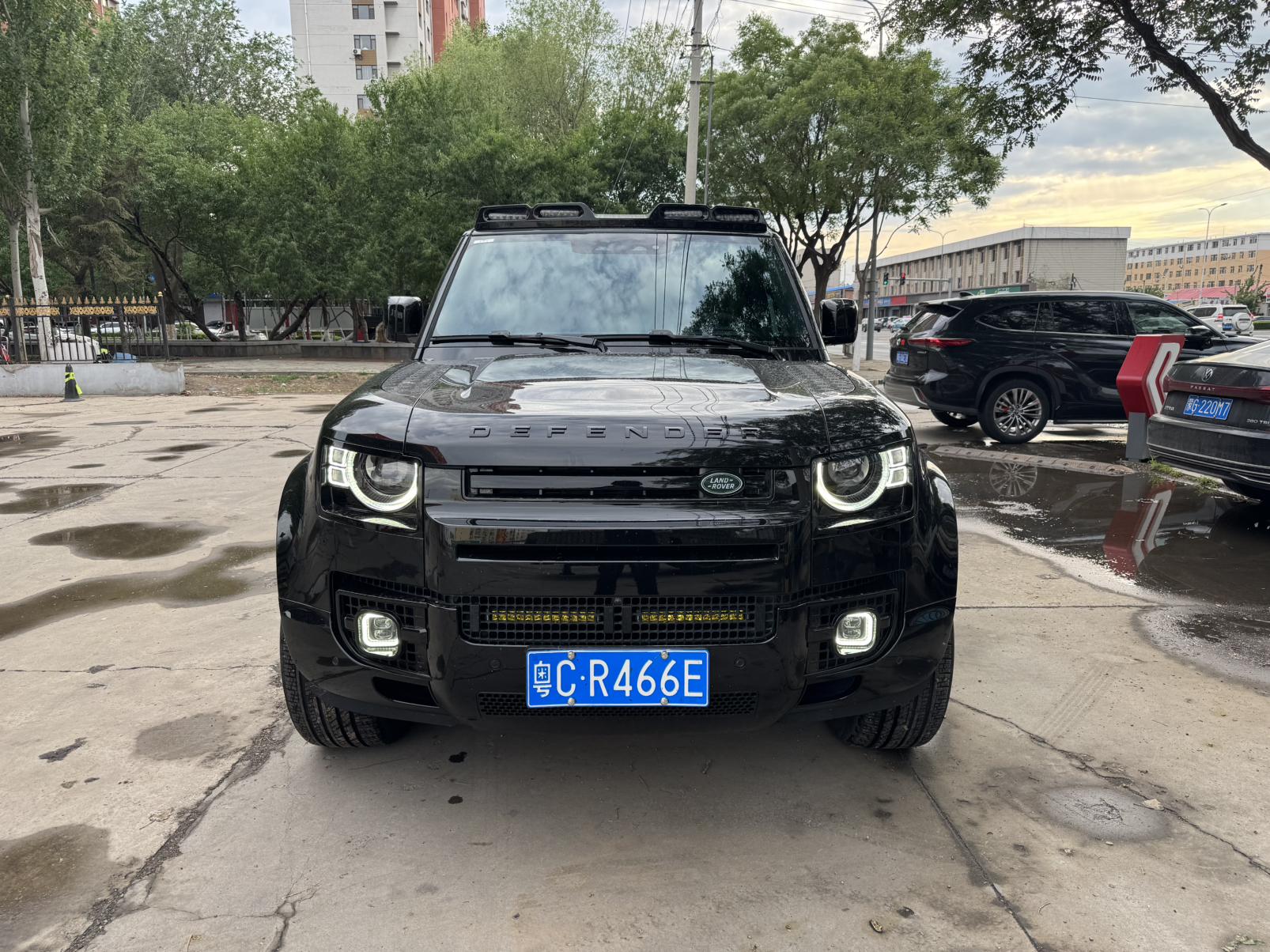 Land Rover Defender 2025 110 3.0T P400 HSE X-DYNAMIC