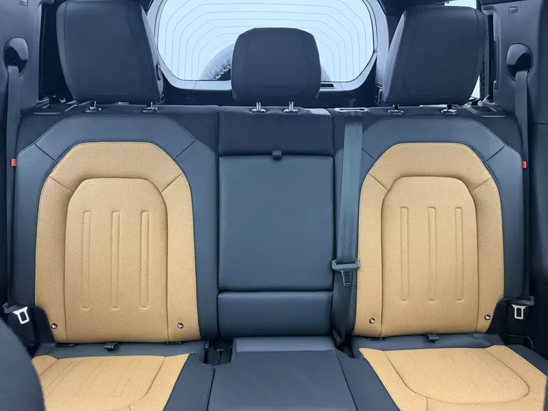 Land Rover Defender — фото 12