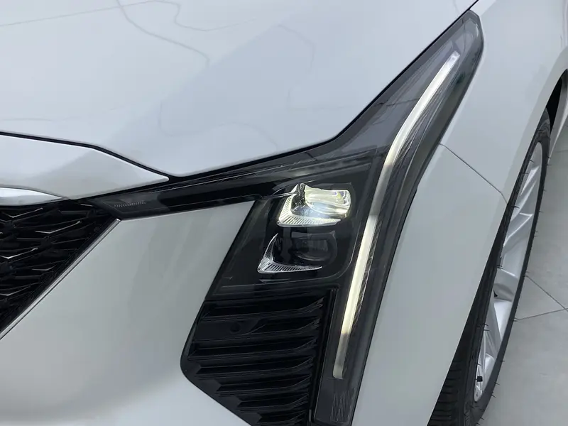 Cadillac CT5 — фото 5