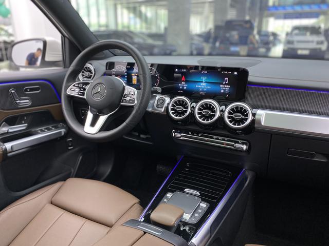 Mercedes Benz GLB 2021 — фото 26