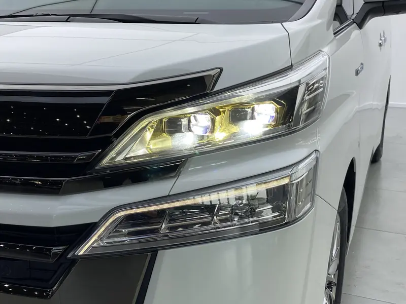 Toyota Vellfire — фото 5