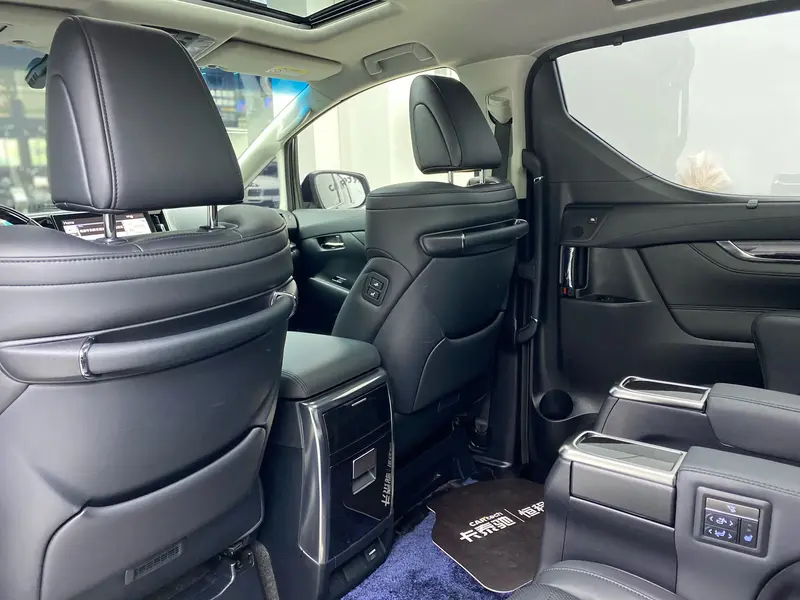 Toyota Vellfire — фото 13