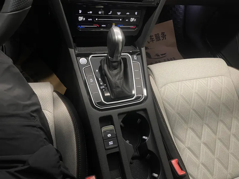 Volkswagen Magotan 200 330 TSI DSG Luxury — фото 14