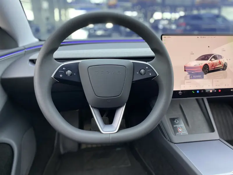 Tesla Model 3 — фото 9