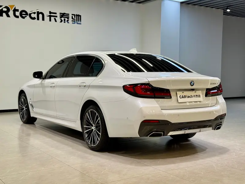 BMW 5 Series — фото 5