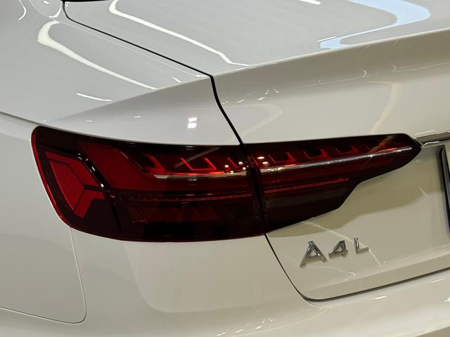 Audi A4L 2023 — фото 10