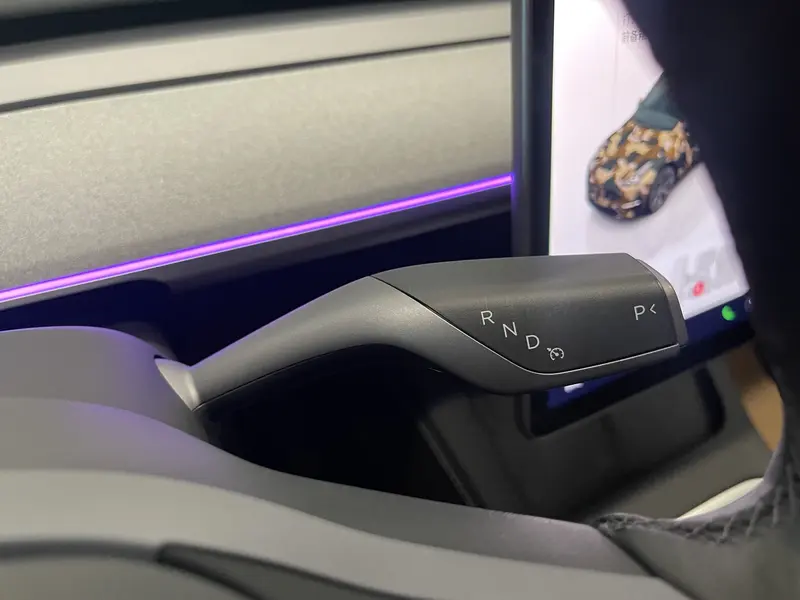 Tesla Model Y — фото 14