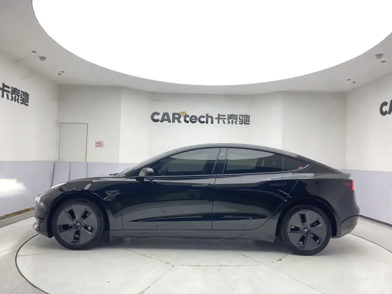 Tesla Model 3 — фото 4