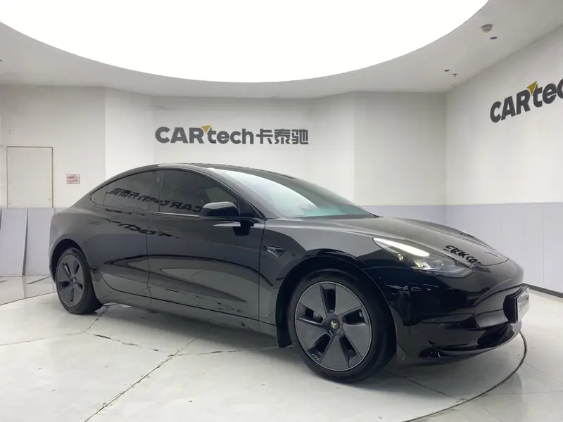 Tesla Model 3 — фото 3