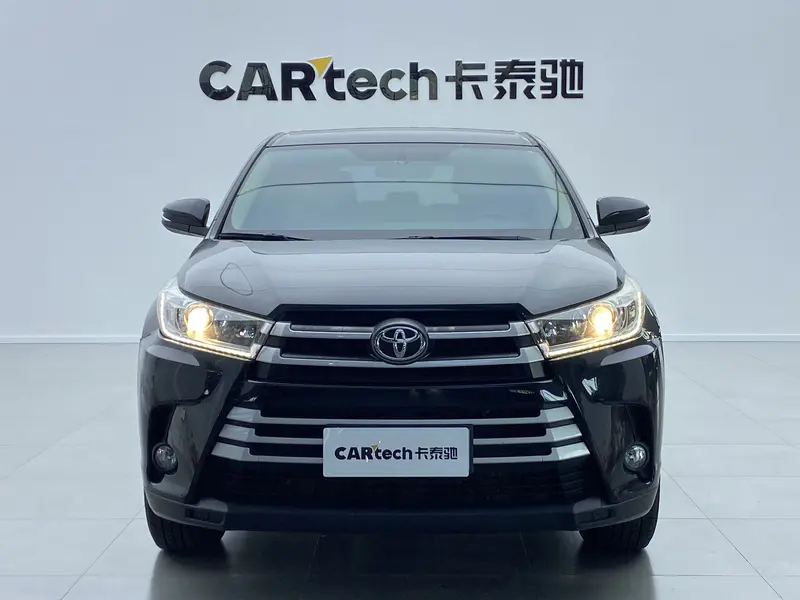Toyota Highlander — фото 2