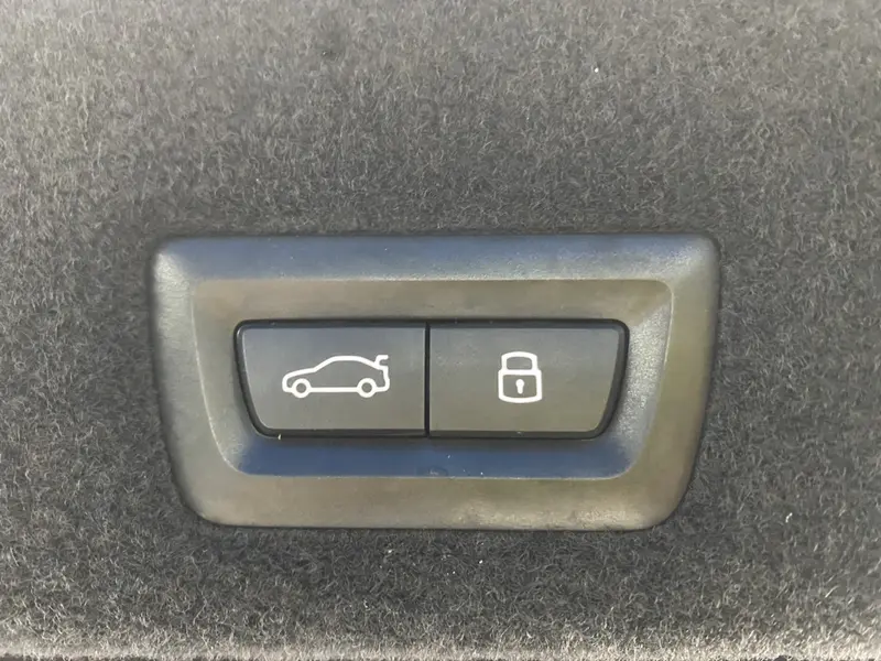 BMW i7 — фото 12