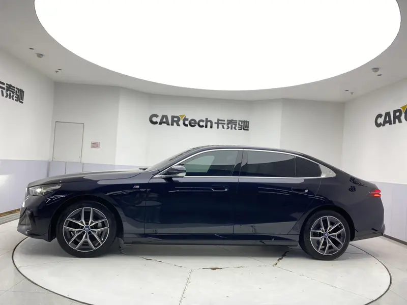 BMW i5 eDrive35L M спортпакет — фото 4
