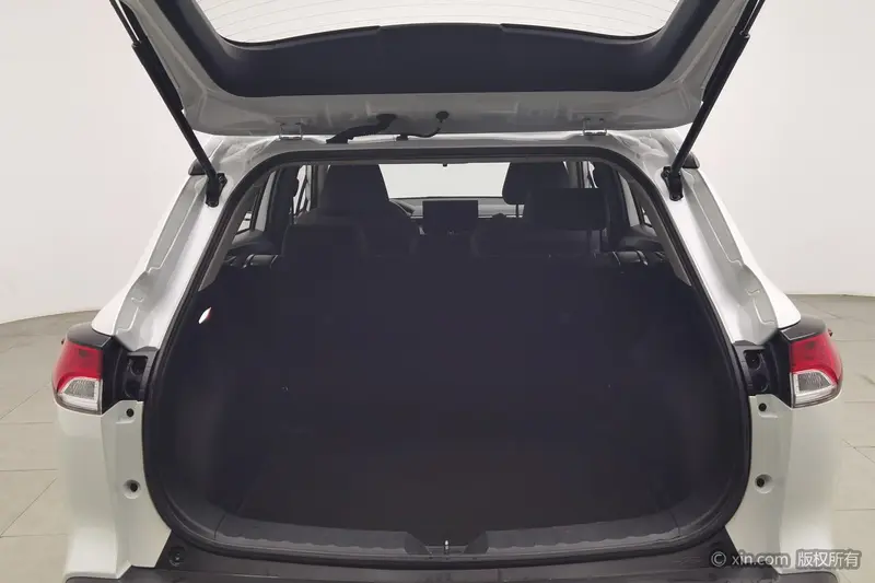 Toyota Corolla Cross — фото 18